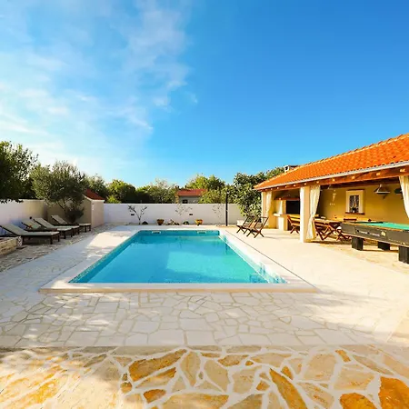 Family Friendly House With A Swimming Pool - Cuskijas, Novigrad - 25299 度假居 *