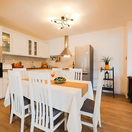 Family Friendly House With A Swimming Pool - Cuskijas, Novigrad - 25299