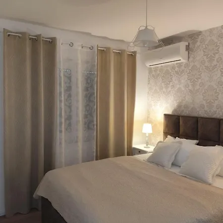Family Friendly House With A Swimming Pool - Cuskijas, Novigrad - 25299 Prázdninový dům *