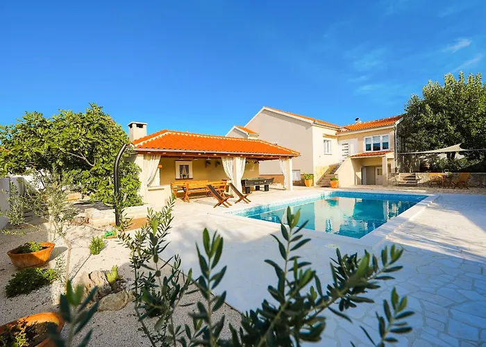Family Friendly House With A Swimming Pool - Cuskijas, Novigrad - 25299