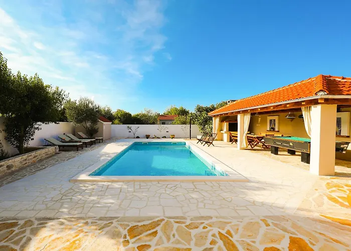 Family Friendly House With A Swimming Pool - Cuskijas, Novigrad - 25299 度假居 *